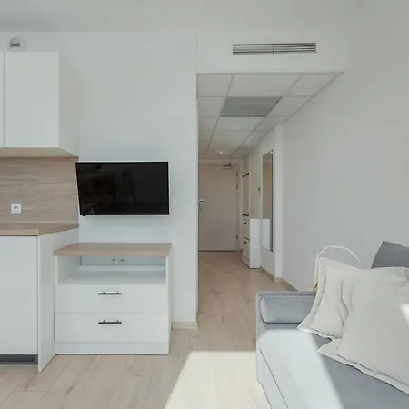 Appartement Air-conditioned Modern With Parking In The Centre Of By Renters Wrocław